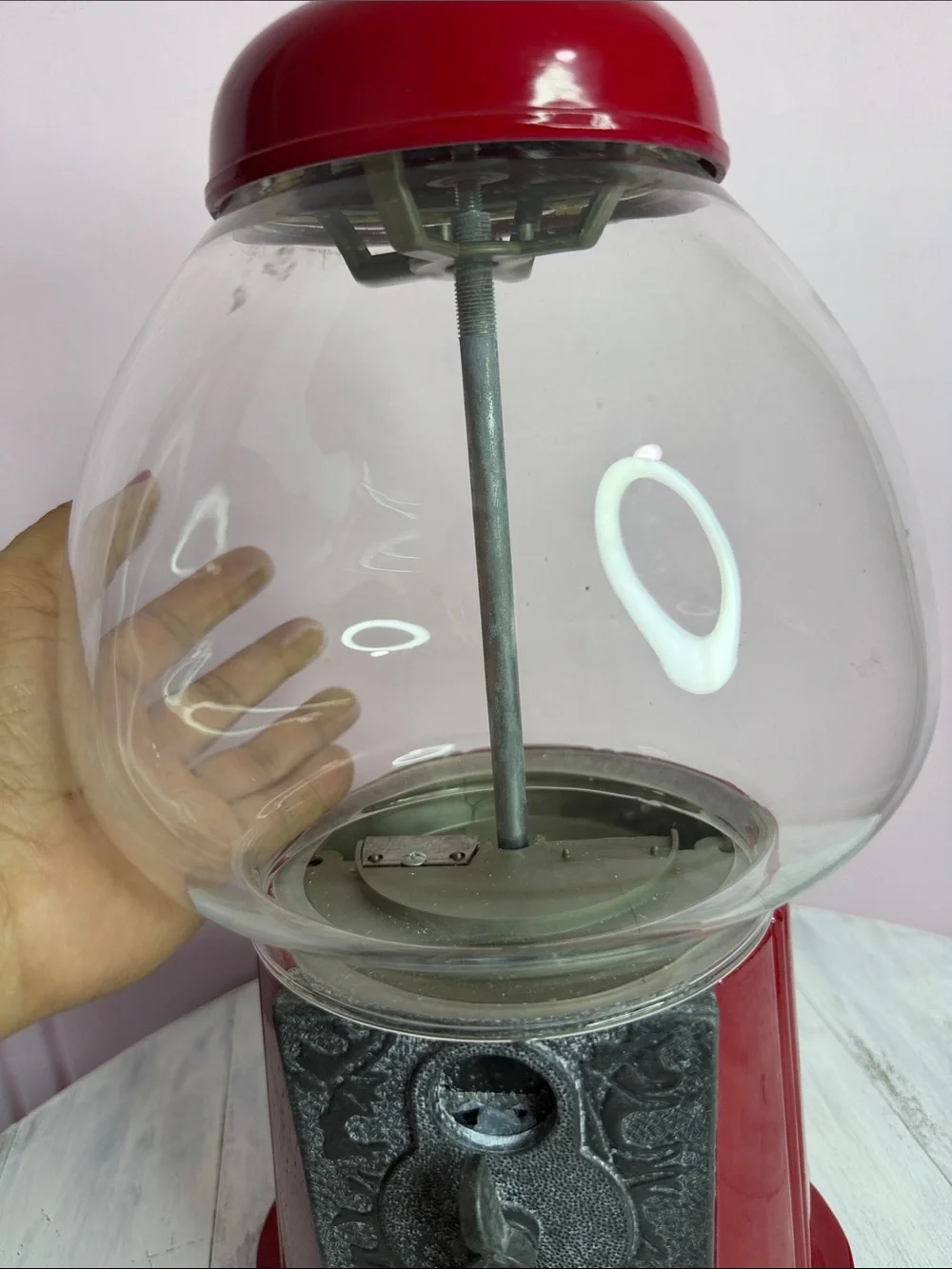 Tai Red Candy/Gumball Dispenser with Clear Globe